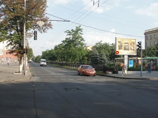 Фото рекламной плоскости по адресу Набережная Победы ул., 106а - Победы пл.