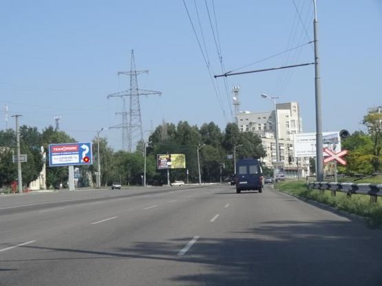 Фото рекламної площини за адресою Запорожское шоссе, 24 - Шинная ул.