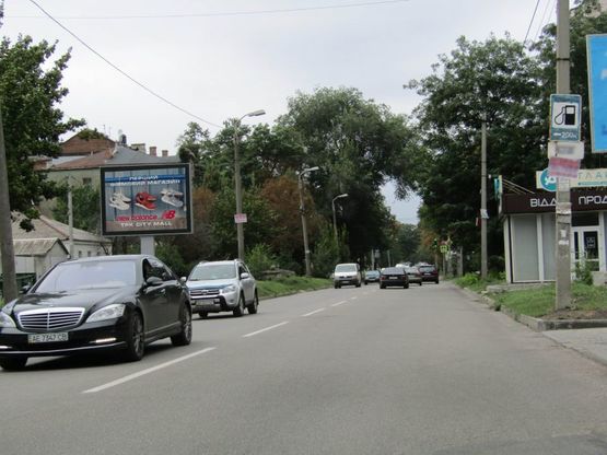 Фото рекламної площини за адресою m011B,вул. Володимира Антоновича, 43