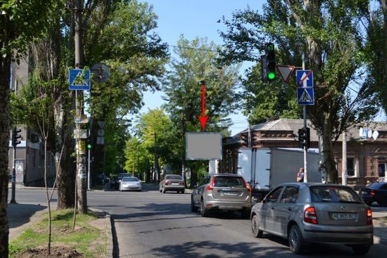Фото рекламної площини за адресою s026A,вул. О. Гончара - вул. Чернышевского, на світлофорі