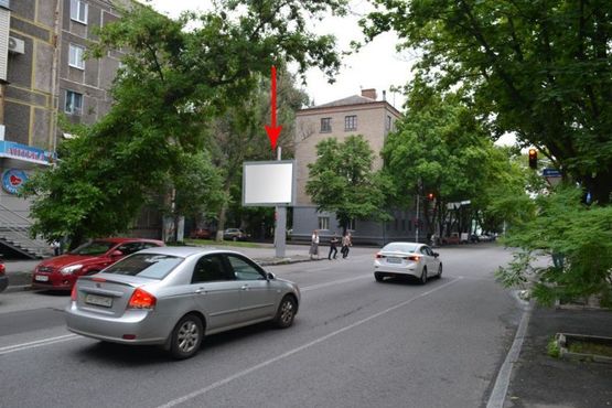 Фото рекламной плоскости по адресу s186Б,вул. Ю. Словацького, біля буд. 10, біля світлофора