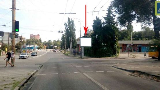 Фото рекламної площини за адресою t017A,просп. Гагаріна - вул. Лазаряна, біля світлофора