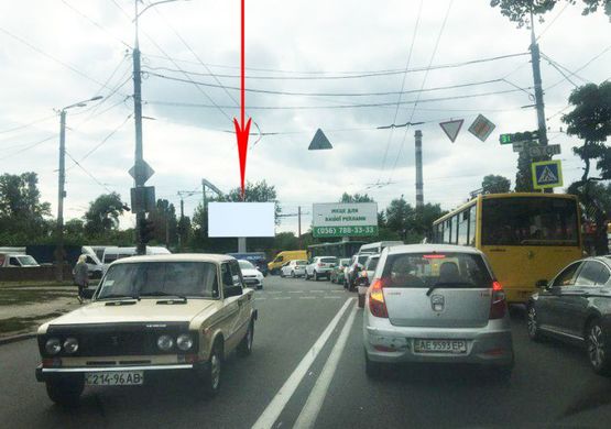 Фото рекламної площини за адресою t043A,просп. Мануйлівський - вул. Каруни, на світлофорі