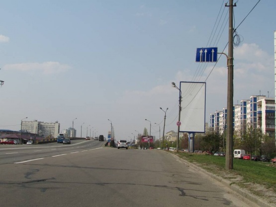 Фото рекламної площини за адресою Братиславська, 20 (розподілювач), рух від Броварського проспекту