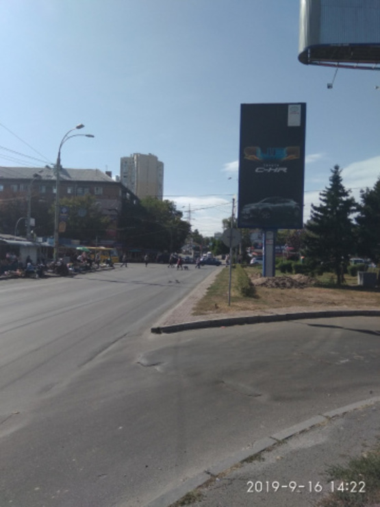 Фото рекламной плоскости по адресу Івашкевича Ярослава /  Вишгородська, (розподілювач) рух в напрямку проспекту Правди