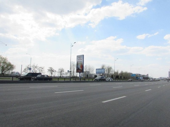 Фото рекламної площини за адресою Бажана Миколи проспект, М"Вирлиця" , рух в напрямку Киева, ліворуч