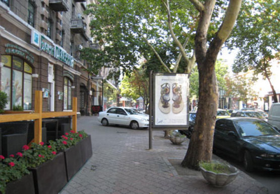 Фото рекламної площини за адресою Екатерининская, 11 B