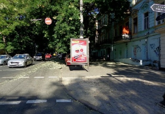 Фото рекламної площини за адресою Троицкая, 35 - Ришельевская B