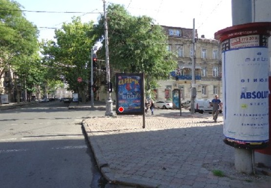 Фото рекламной плоскости по адресу Ришельевская ул., 9 - Греческая ул. А