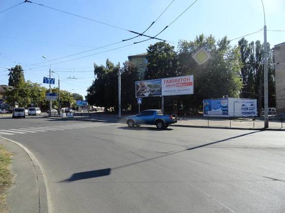 Фото рекламной плоскости по адресу площадь Победы призма 1