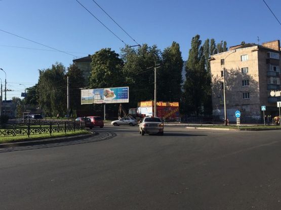 Фото рекламной плоскости по адресу площадь Победы призма 3