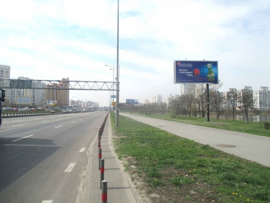 Фото рекламной плоскости по адресу пр.Бажана,36 ст.м.Харьковская-ст.м.Позняки в центр