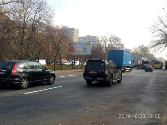Фото рекламної площини за адресою Окружная дорога (на разделителе) возле ТЦ ЭПИЦЕНТР