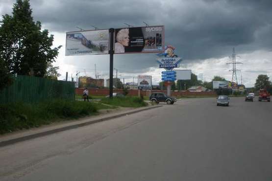 Фото рекламной плоскости по адресу Довженка вул. - Сухомлинського вул. (з центру, права)