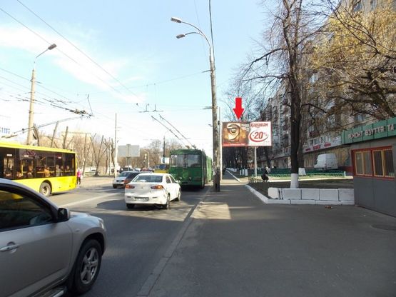 Фото рекламной плоскости по адресу Кириловская (Фрунзе),ул. 117 к Московскому пр-т.