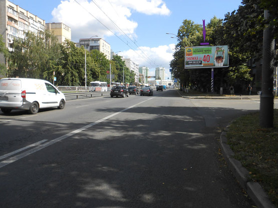 Фото рекламной плоскости по адресу бул.Чоколовский,9 выезд на Севастопольскую пл.