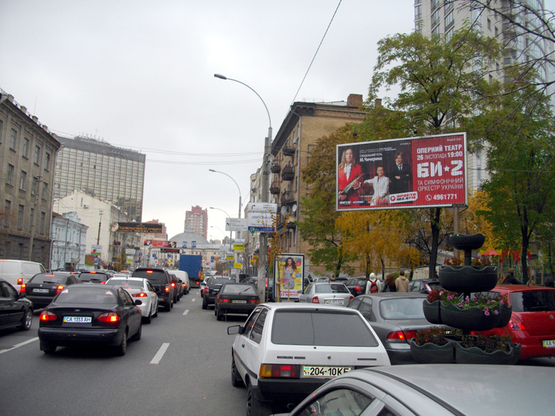 Фото рекламної площини за адресою ул.Саксаганского, 112А выезд на пл.Победы