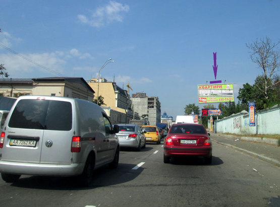 Фото рекламной плоскости по адресу вул. Набережно-Хрещатицька,10, напрямок із центру