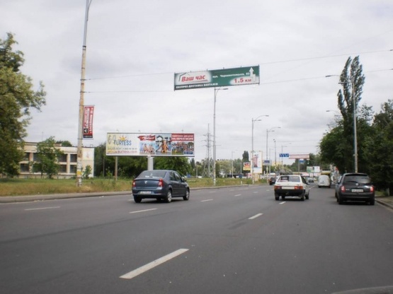 Фото рекламной плоскости по адресу Гагарина Юрия проспект / бул. Верховного Совета выезд на Красногвардейскую по ходу к (М) "Черниговская"