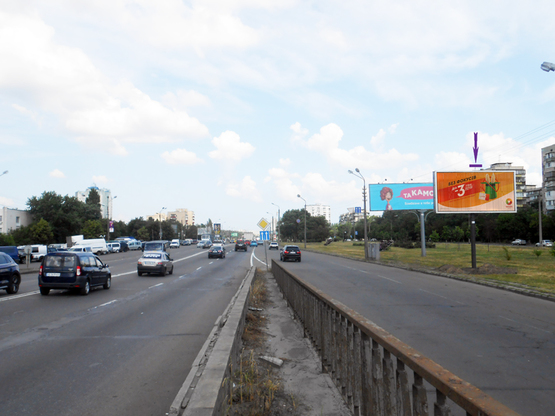 Фото рекламної площини за адресою вул. Братиславська, 34
