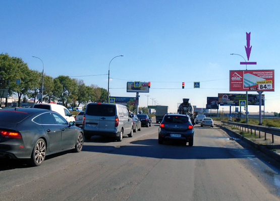 Фото рекламной плоскости по адресу Кільцева дорога, вул. Трублаїні, автосалон "Сканія" (світлофор) напрямок Одеської пл.