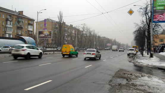 Фото рекламной плоскости по адресу вул. Гагаріна, 18-20 напрямок на Ленінградську пл.