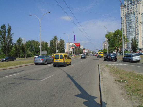 Фото рекламной плоскости по адресу вул. Героїв Сталінграда, 2, напрямок на Оболонь