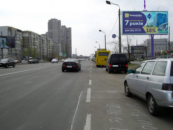 Фото рекламной плоскости по адресу вул. Ревуцького, 34 напрямок на пр. Бажана