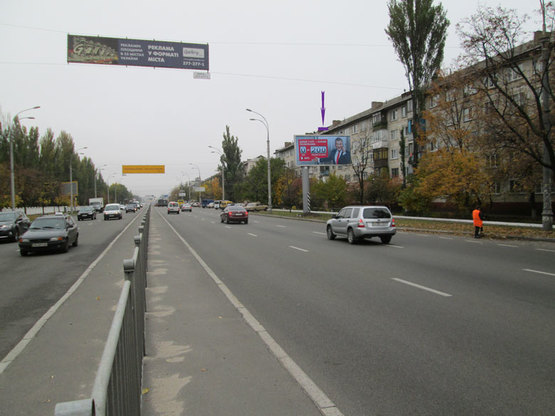 Фото рекламної площини за адресою бульв. Перова, 18