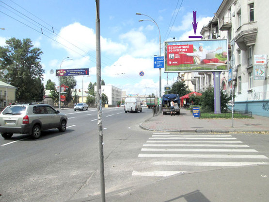 Фото рекламной плоскости по адресу пр. Лобановського, 7 у напрямку Севастопольської пл.