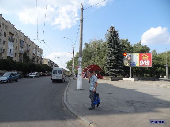 Фото рекламной плоскости по адресу Zt 021-3  майдан Згоди,6 ТЦ А3