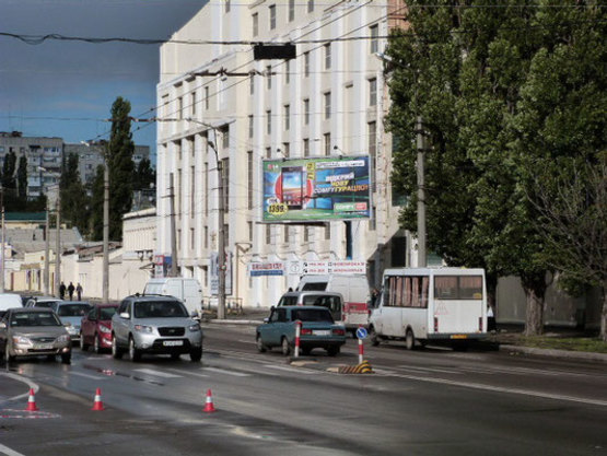 Фото рекламной плоскости по адресу просп. Свободы, 8а (ул.60л.Октября), перекр. с ул. Троицкой (Красина) и ул. Хорольской, район супермаркета «АТБ» и Электростанции