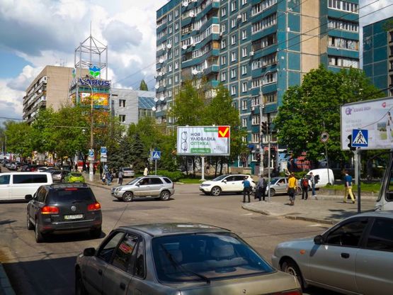 Фото рекламної площини за адресою пр-т. О. Поля - вул. Володимира Антоновича, призма /пр. Кирова - ул. Свердлова, призма