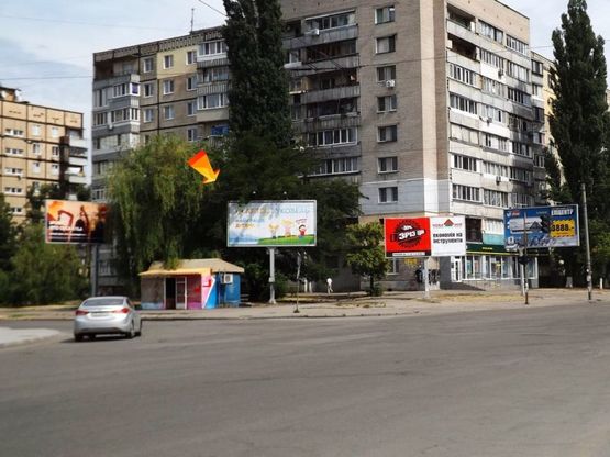 Фото рекламної площини за адресою пр.Героїв (пошта) бул.Слави/пр.Героев (почта) бул.Славы, супермаркеты, ТЦ Гермес, множество магазинов