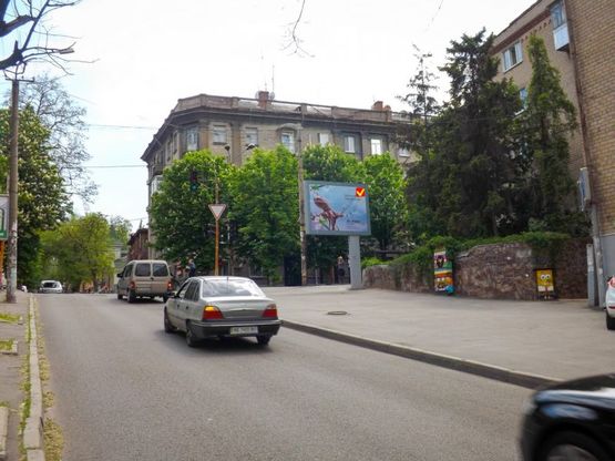 Фото рекламної площини за адресою узвіз Крутогірний - вул. Володимира Вернадського, роллер/ул. Рогалева - ул. Дзержинского, бэклайт 3,25х2,37