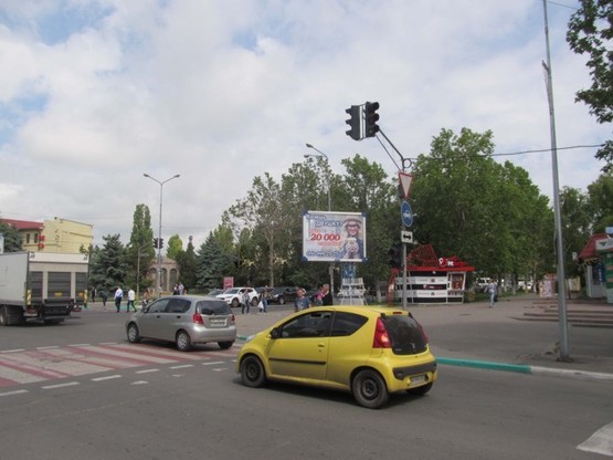 Фото рекламной плоскости по адресу перекрёсток пр.Мира, ул.1Мая, №30-А