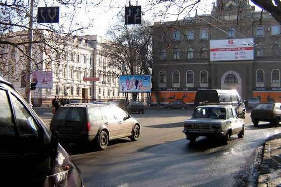 Фото рекламної площини за адресою Ришельевская -Пантелеймоновская ПРИЗМА (оружейный магазин)