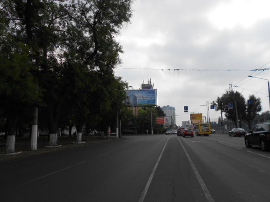 Фото рекламної площини за адресою ул. Среднефонтанская - ул. Пироговская (призма)