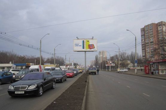 Фото рекламной плоскости по адресу просп. Маршала Жукова, 47 (на разделителе, в город)