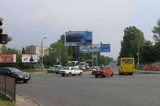 Фото рекламної площини за адресою пр-т Ак.Глушко (разделитель) -дорога на г. Ильичевск (Призма)