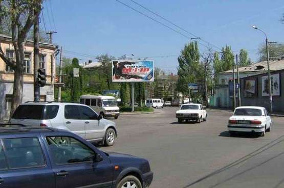 Фото рекламной плоскости по адресу ул. Мечникова, 100 - ул. Б.Хмельницкого (Призма)