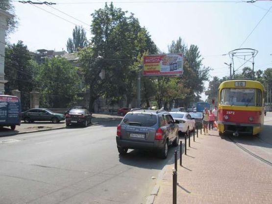 Фото рекламной плоскости по адресу ул. Канатная, 81 (Призма)