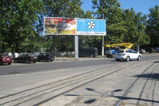 Фото рекламної площини за адресою ул. Пионерская (напротив ТЦ Сады победы) (Призма правая)