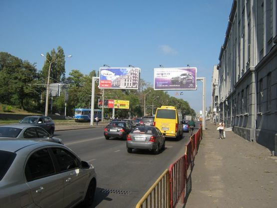 Фото рекламної площини за адресою ул. Водопроводная - пер. Высокий (в город правый призма)