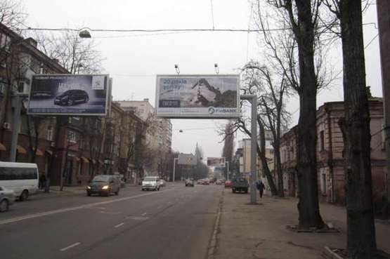 Фото рекламної площини за адресою ул. Среднефонтанская, 63 (в город правый Призма)