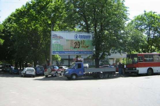 Фото рекламної площини за адресою Французский б-р - ул. Пионерская (г-ца "Юность") (Призма)