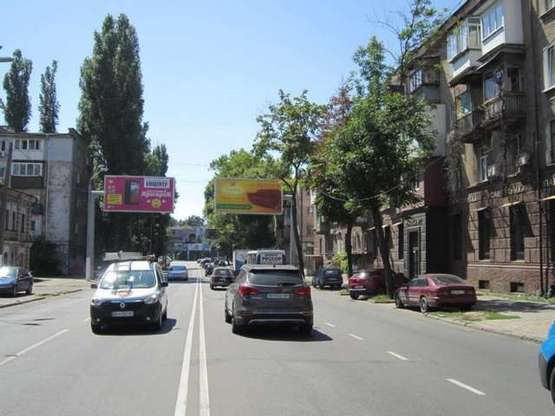 Фото рекламной плоскости по адресу ул. Среднефонтанская, 63 (напротив) (з міста права Призма)