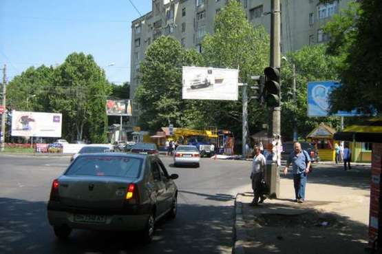 Фото рекламной плоскости по адресу пр-кт Адмиральский - ул. Судостроительная (остановка) (Призма)