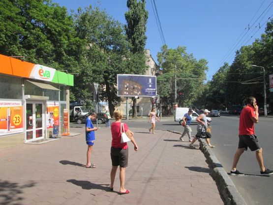 Фото рекламной плоскости по адресу ул. Армейская - ул. Сегедская (Призма)