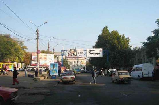 Фото рекламной плоскости по адресу пл. Старосенная (в город правый Призма)